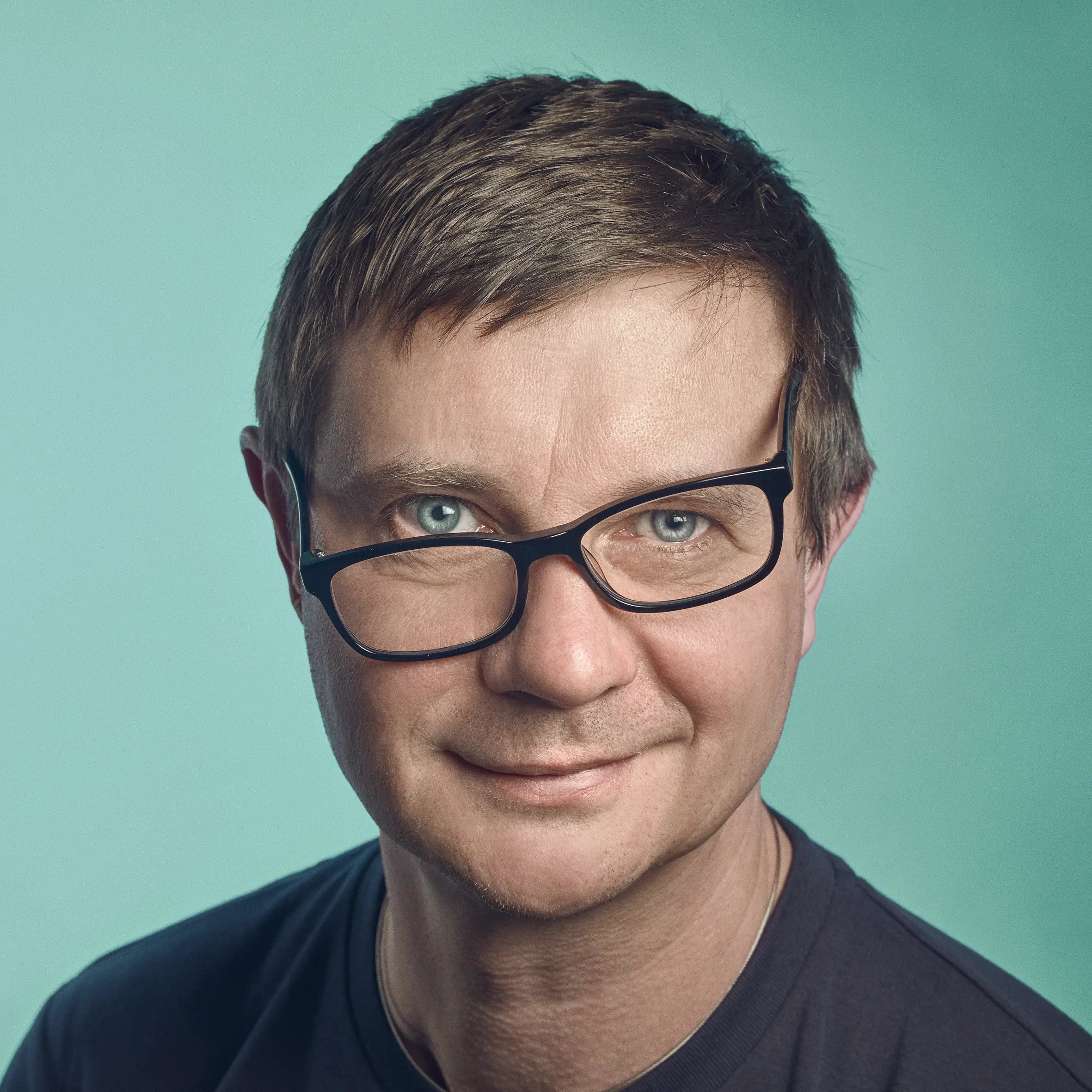 Jan Tippman - brýle nakřivo_ctverec